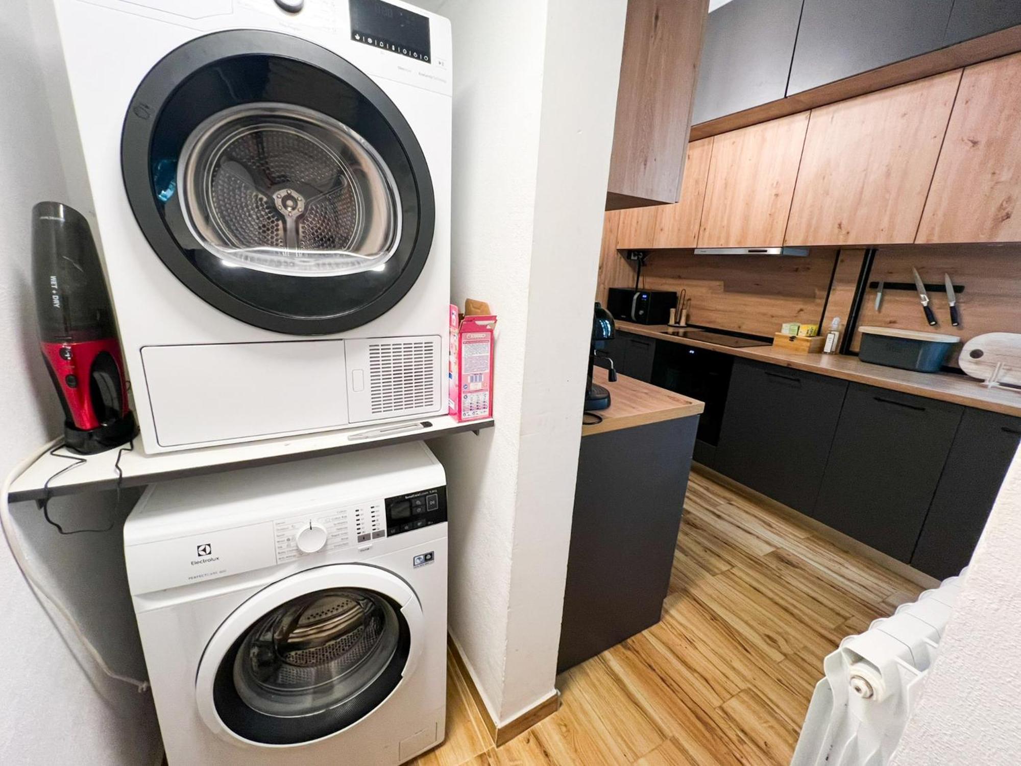 Perfect Long-Term Stay Stylish And Spacious Top Center Next To Vitosha Blvd Sofia Bagian luar foto