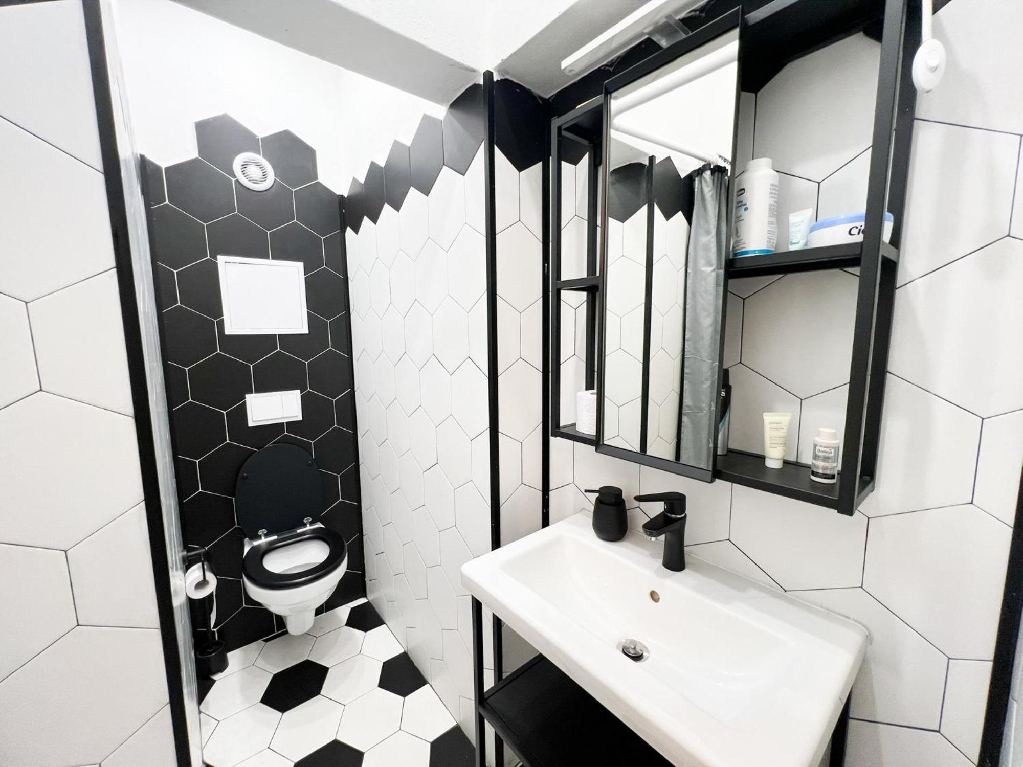 Perfect Long-Term Stay Stylish And Spacious Top Center Next To Vitosha Blvd Sofia Bagian luar foto